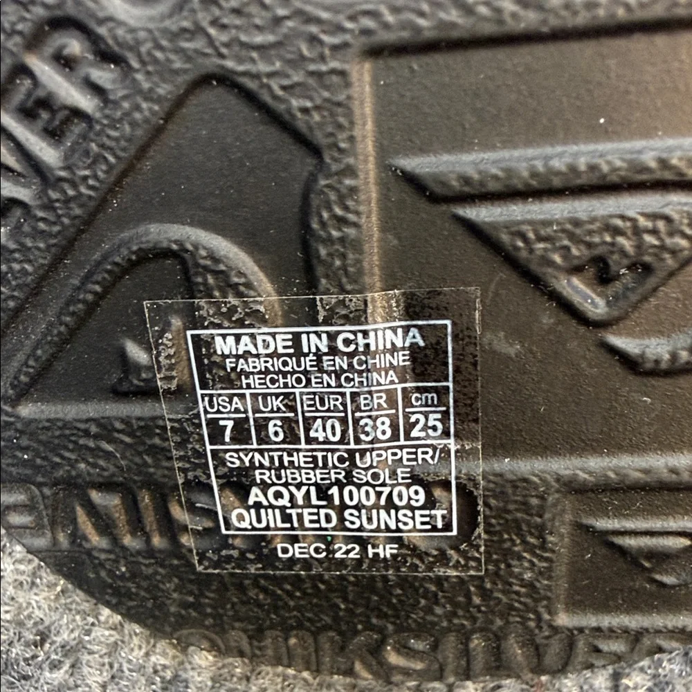 Quiksilver Black and Gray Gradient Men’s Sandals Size 7 EU40 NWOT